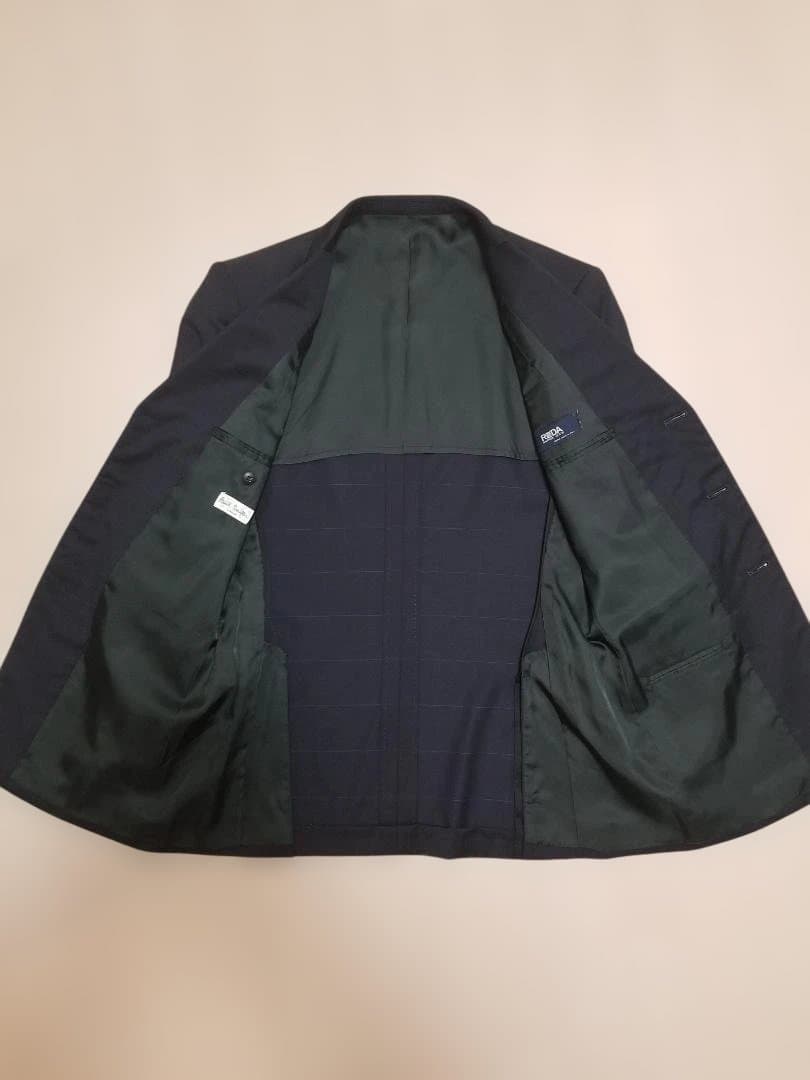 セットアップスーツ