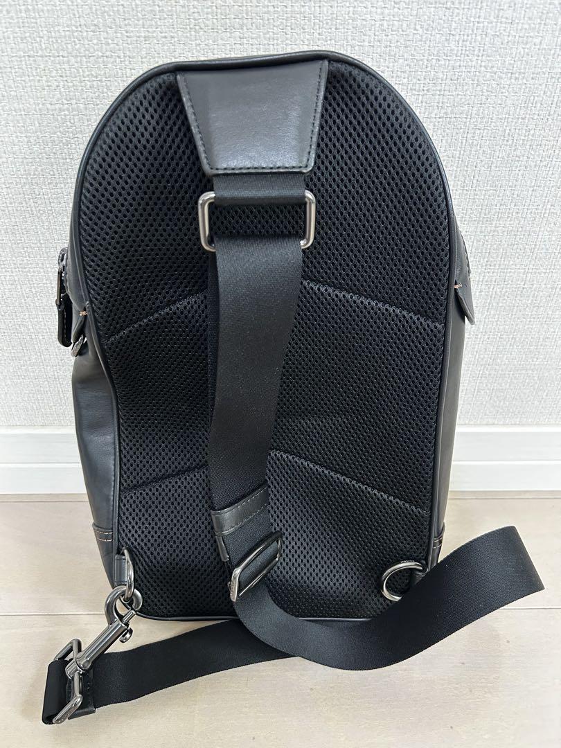 COACH 黒のレザーショルダーバッグ