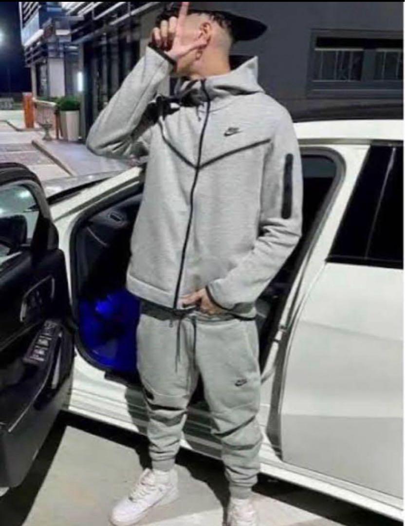 や*！様 NIKEテックフリース