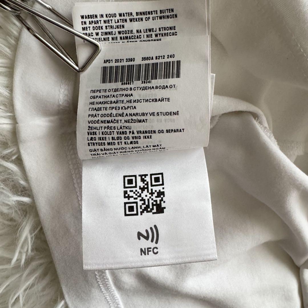 【プラダ】Tシャツ カットソー 三角ロゴ　ショート丈 クロップド　半袖 XS 白