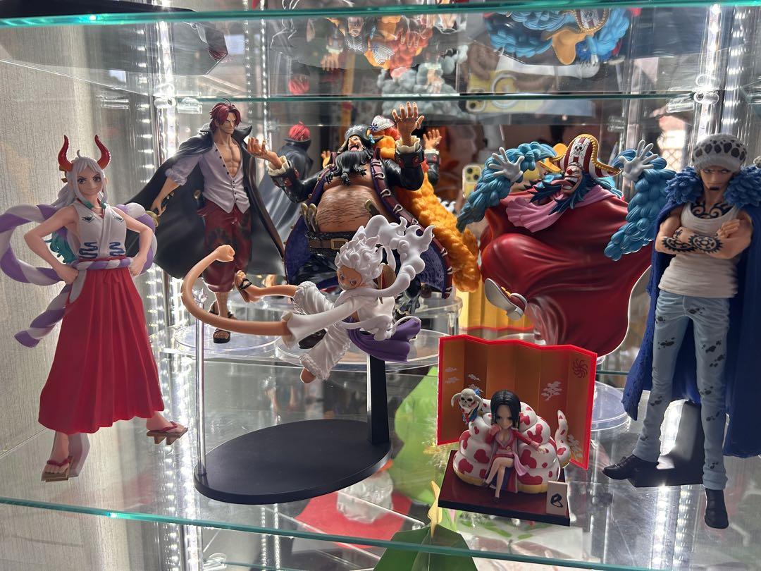 ONE PIECE フィギュア　まとめ売りコミック・アニメ