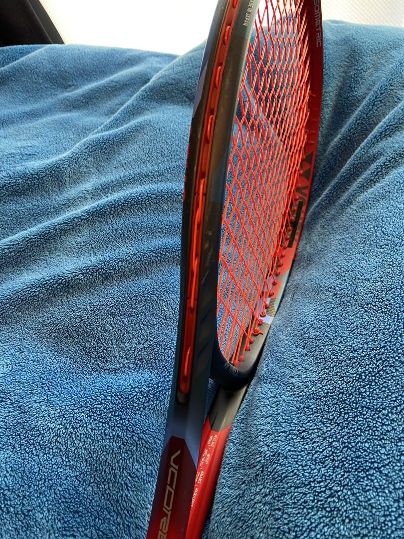 YONEX