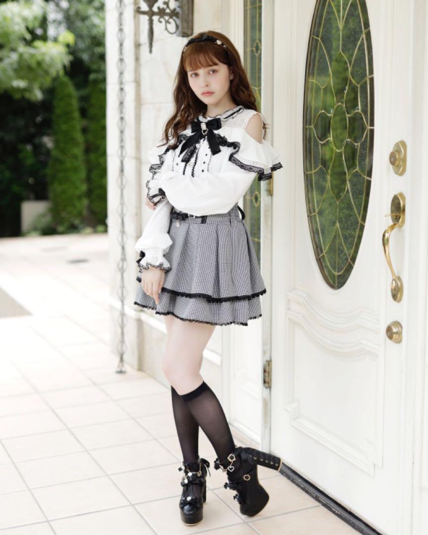 ♡ LIZLISA オープンショルダーフリルブラウス ♡