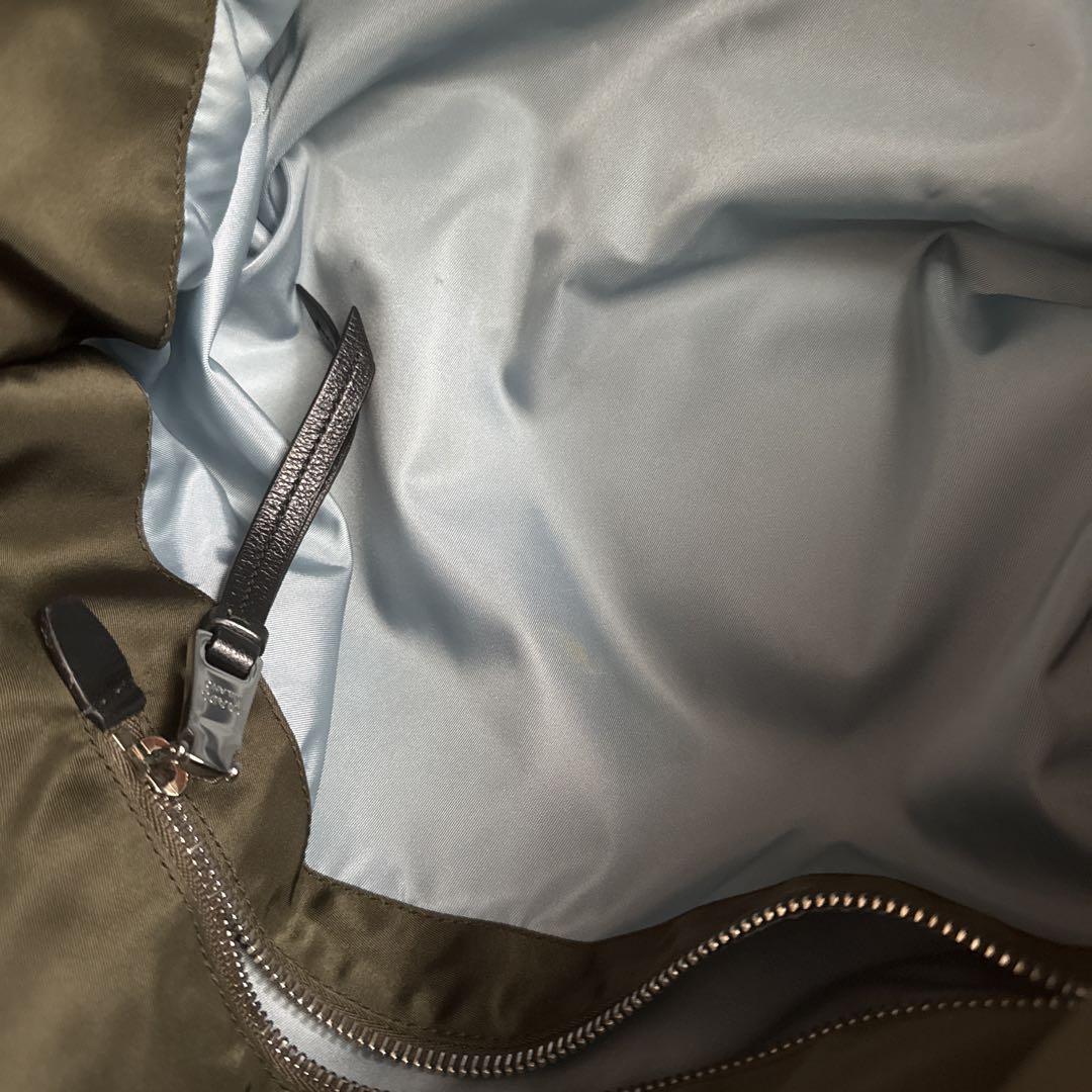 prada トートバッグ