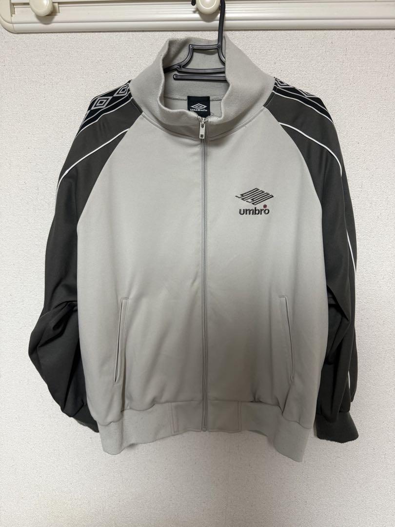 umbro 9090 トラックジャケット　Lサイズ