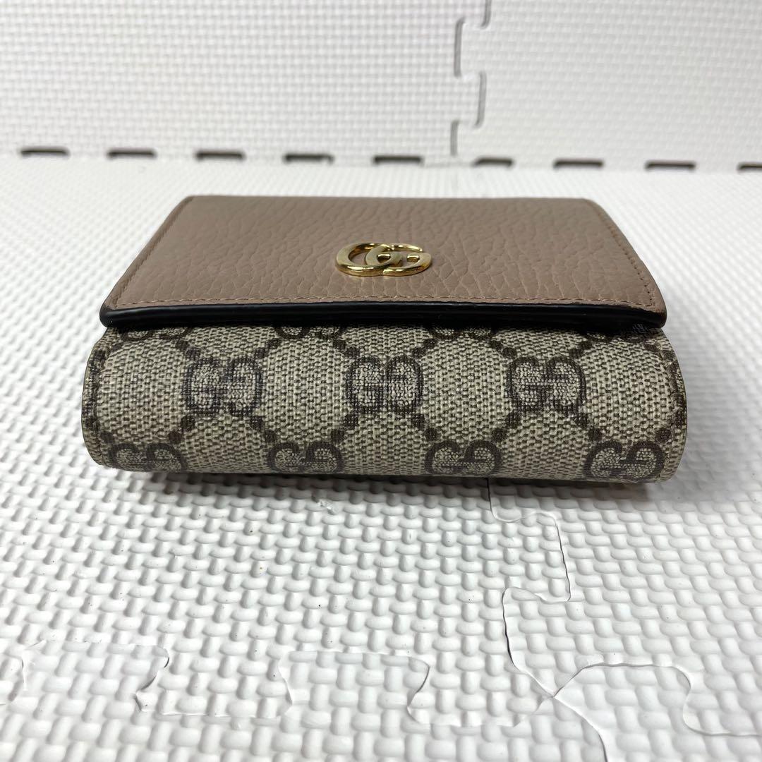 美品 GUCCI グッチ 二つ折り財布 GGマーモント シボ革 近年モデル 美品 GUCCI グッチ 近年モデル 二つ折り財布 GGマーモント