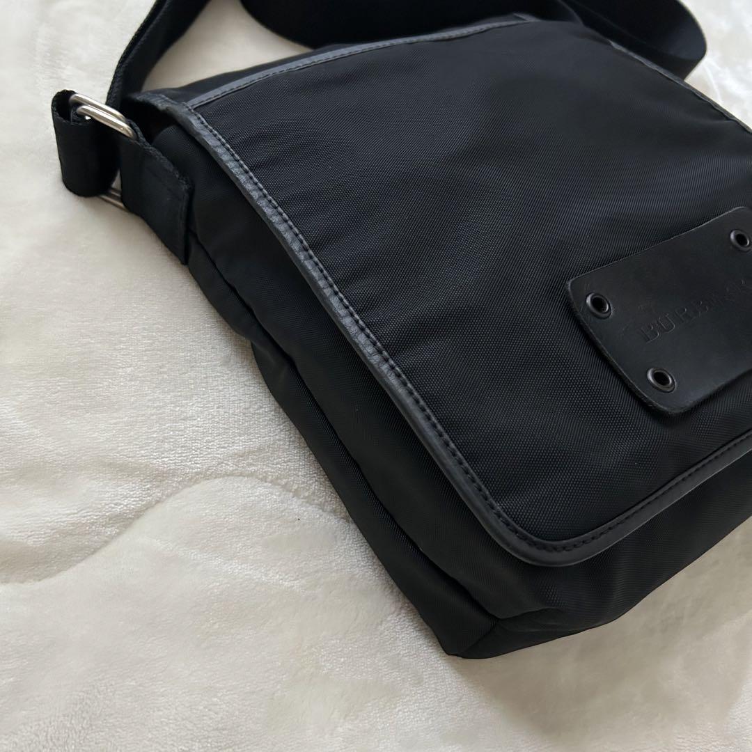 Burberry バーバリー ショルダーバッグ 黒