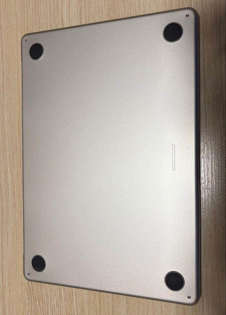 【美品】MacBook Air M2 13.6インチ！ おまけ付‼️2024年購入