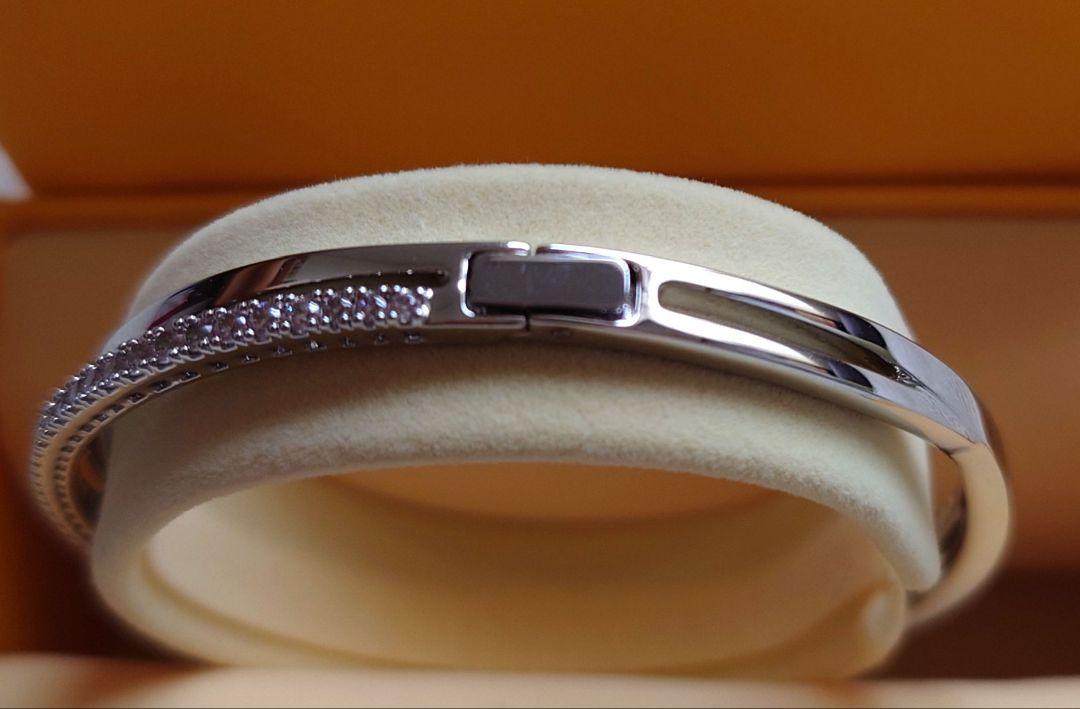 SWAROVSKI　twistバングル ブレスレット