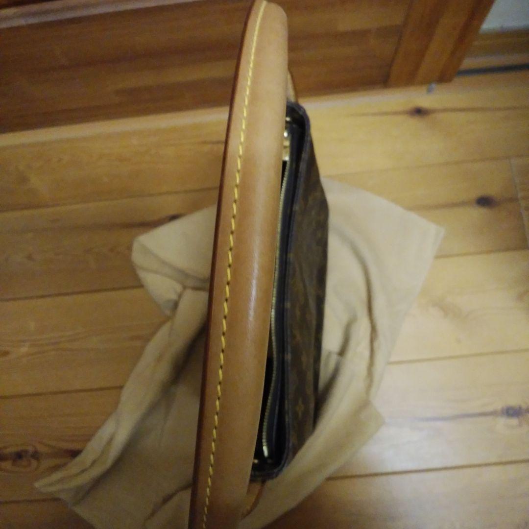 LOUIS VUITTONモノグラムルーピングバック