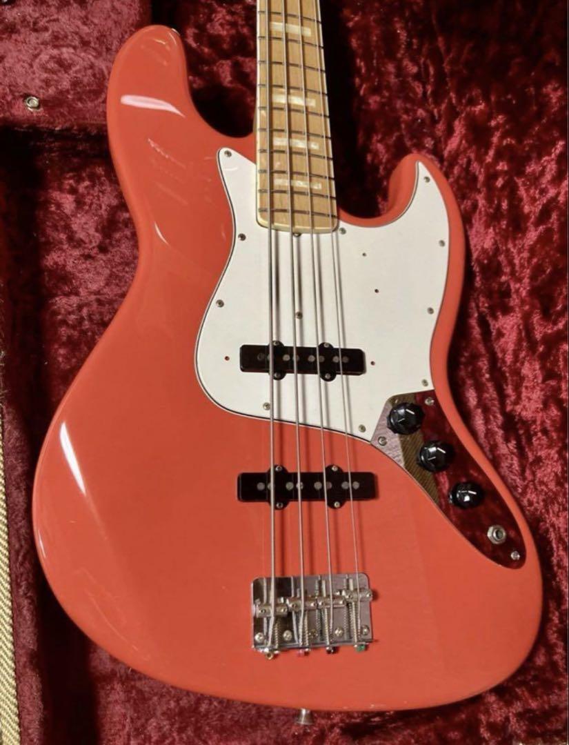 ベース Fender Japan 70's Jazz bass fiesta red