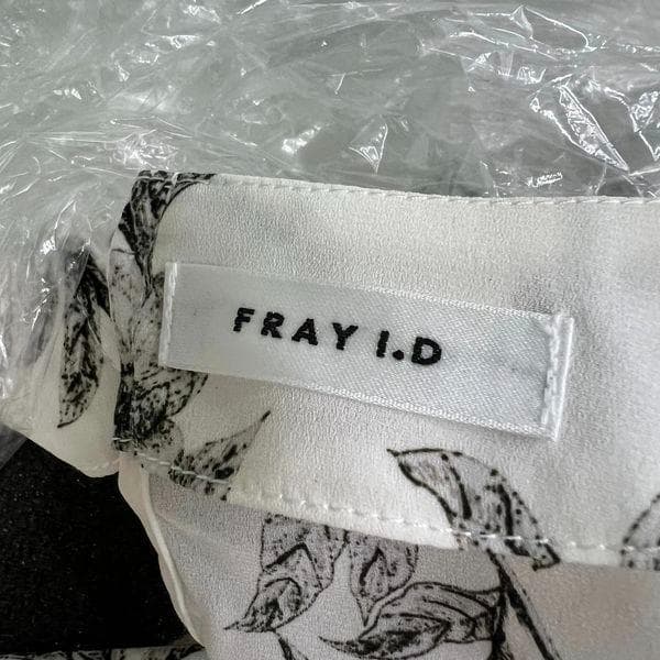 フレイアイディー FRAY I.D24春夏クリーンフラワーシャーリングワンピース フレイアイディー FRAY I.D24春夏クリーンフラワーシャーリングワンピース