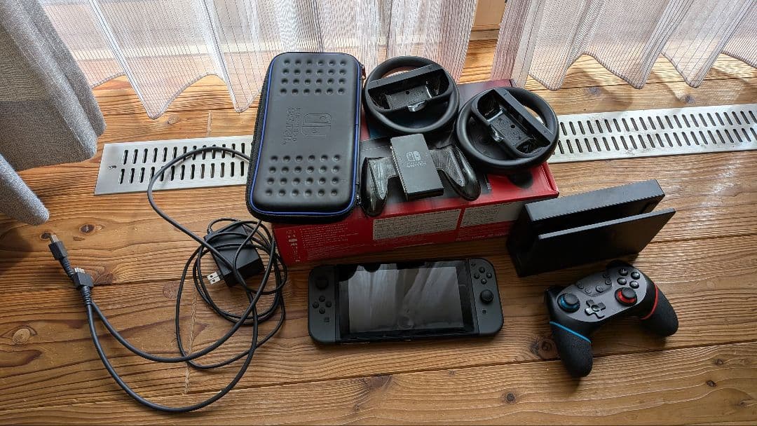 Nintendo Switch グレー 本体 動作確認済み　周辺アクセサリー付