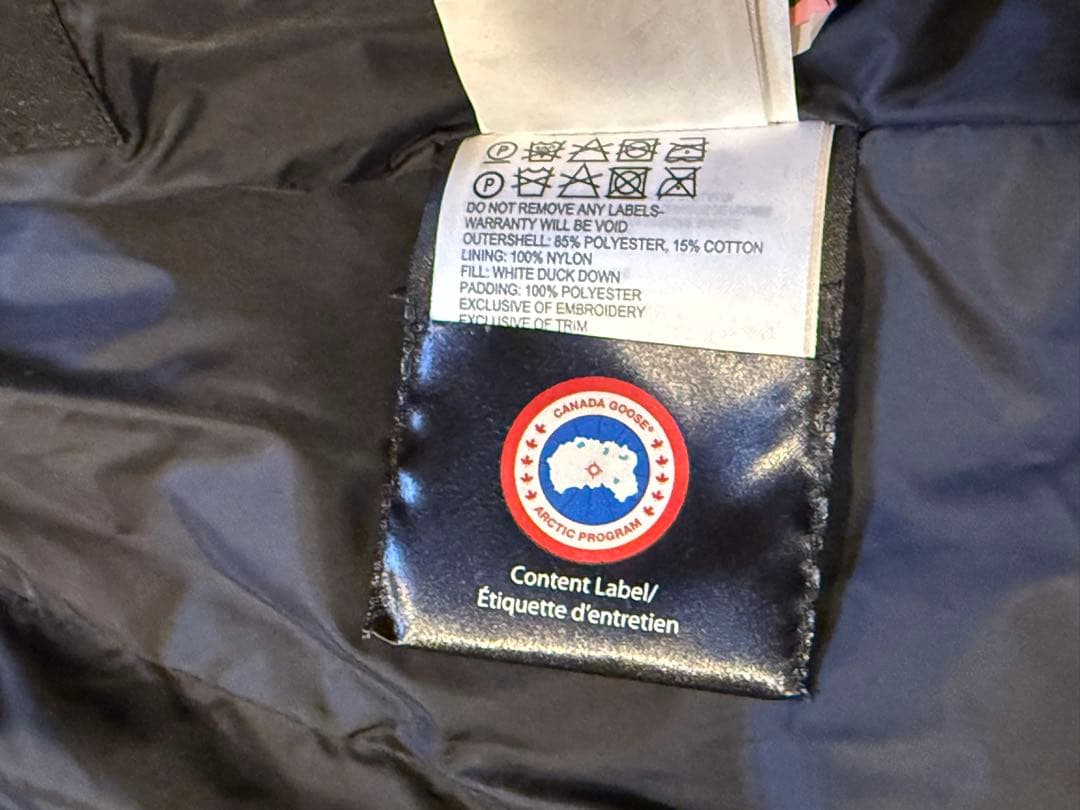 CANADA GOOSE ブラック ダウンジャケット S クリーニング済み CANADA GOOSE ブラック ダウンジャケット S クリーニング済み