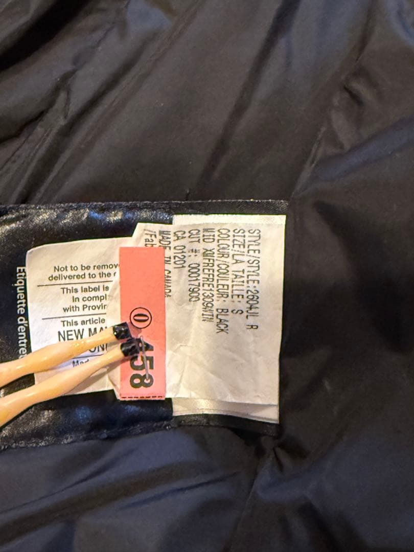 CANADA GOOSE ブラック ダウンジャケット S クリーニング済み CANADA GOOSE ブラック ダウンジャケット S クリーニング済み