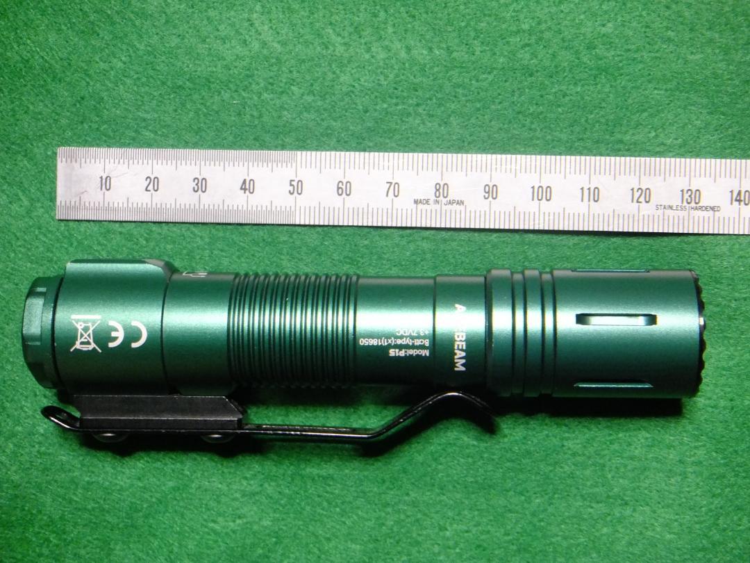 【ACEBEAM　P15　LEDタクティカルライト　ダークグリーン色】