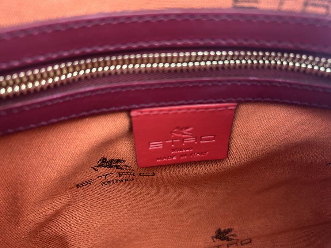 ETRO エンボス加工 赤 ハンドバッグ 保存袋付き ETRO エンボス加工 赤 ハンドバッグ 保存袋付き