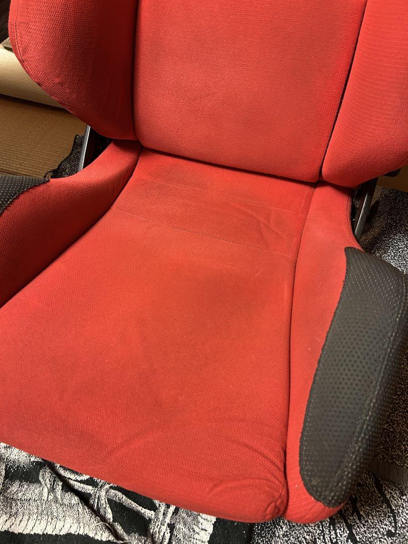 チェーンリング
 RECARO Millennium SR-3 セミバケットシート 赤