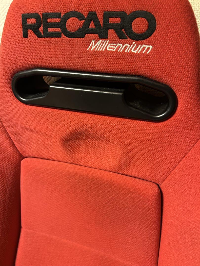 チェーンリング
 RECARO Millennium SR-3 セミバケットシート 赤