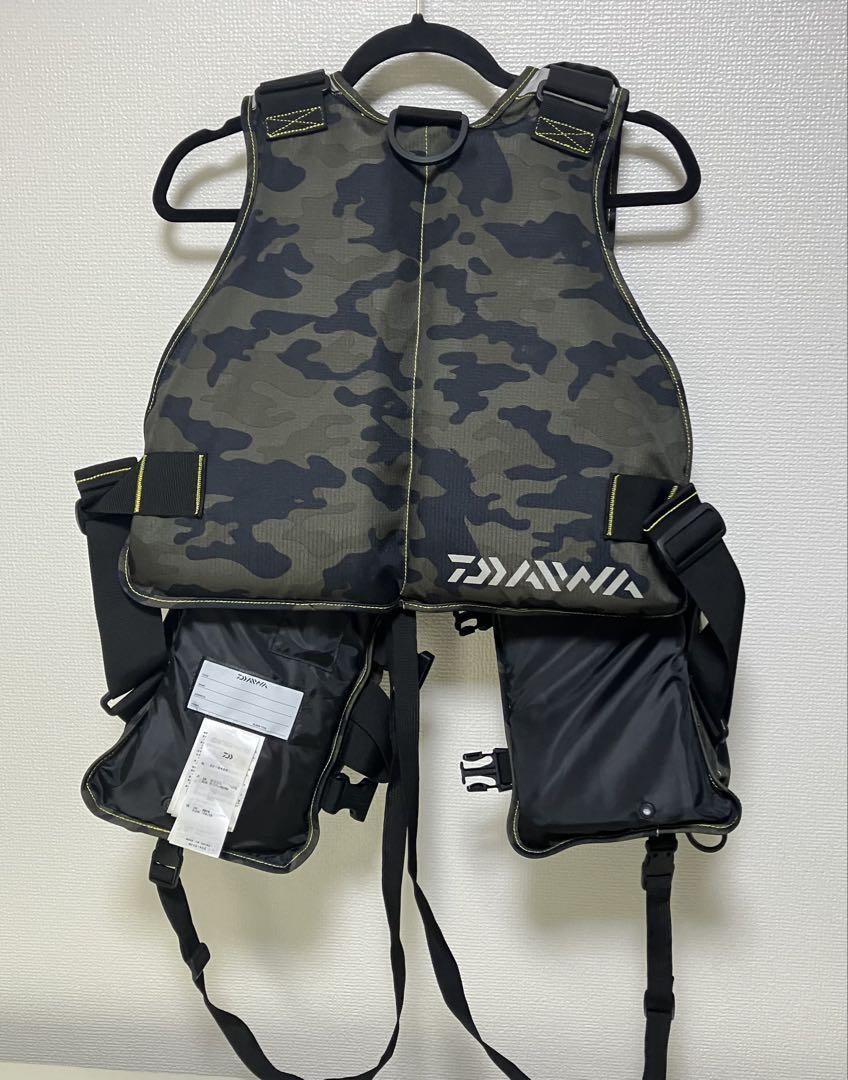 Daiwa ダイワ カモフラージュフローティングジャケット　フリーサイズ