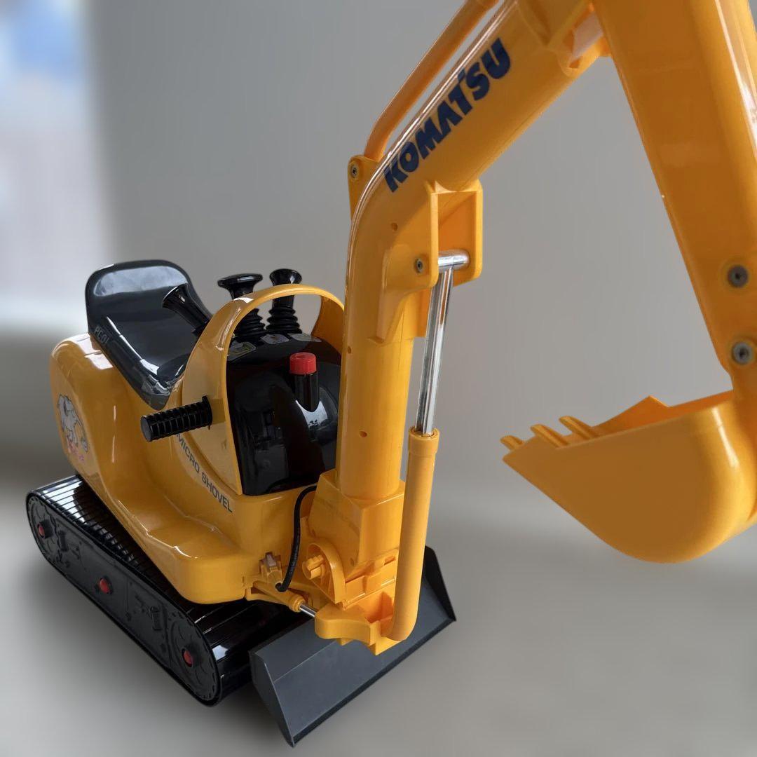 コマツショベルカー　電動ショベルカー