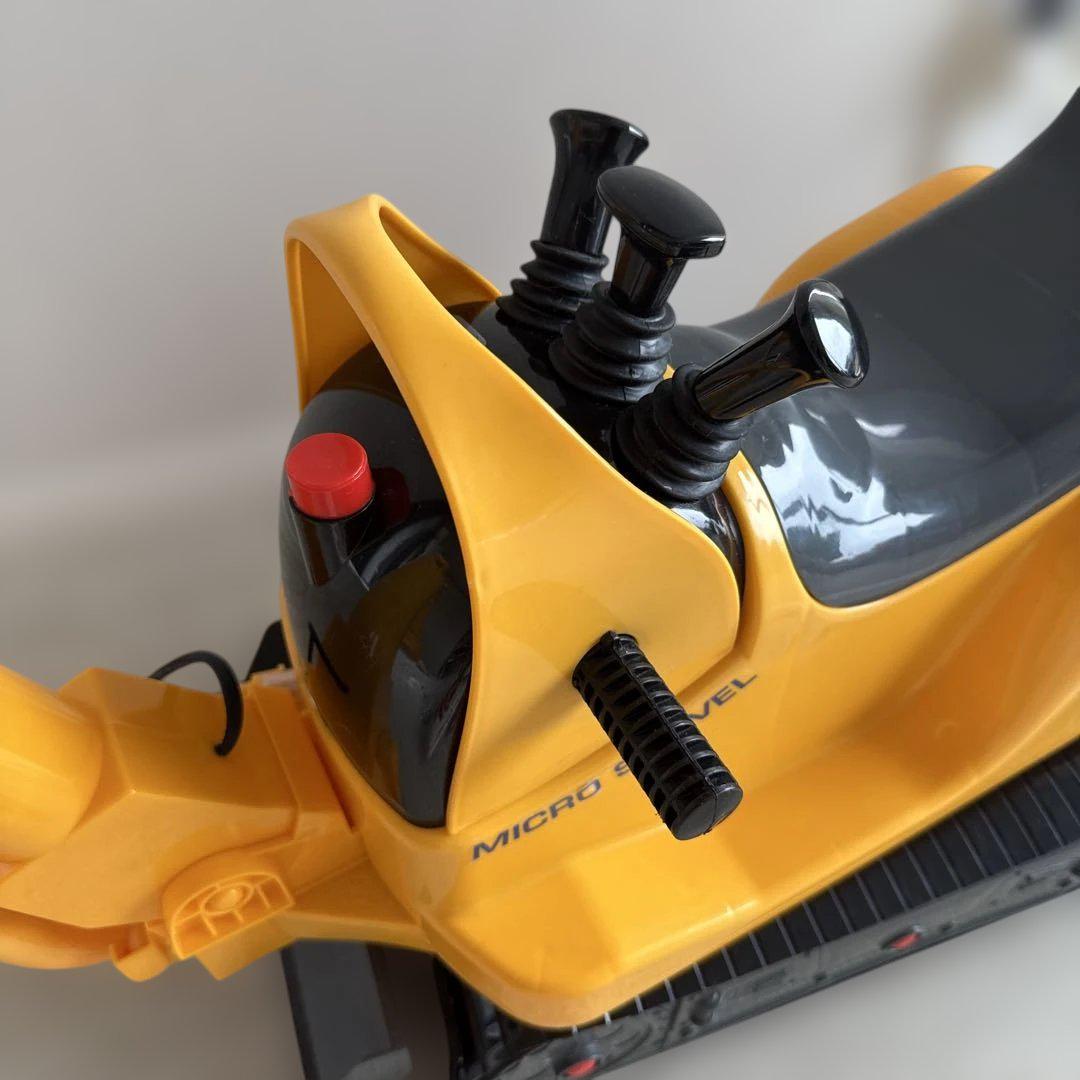 コマツショベルカー　電動ショベルカー