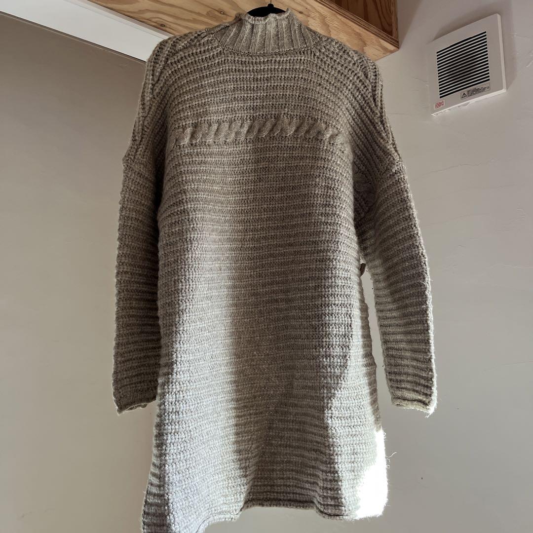 one cable side slit button knit