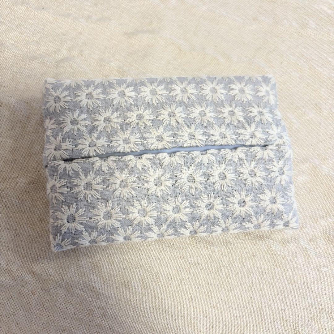 ハンドメイド】No.85 ポケットティッシュケース/花柄/刺繍