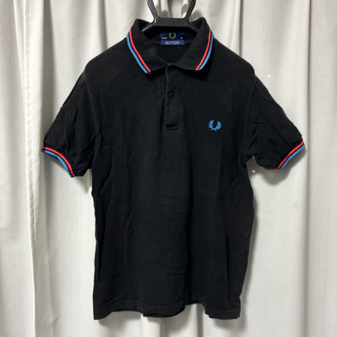FRED PERRY フレッドペリー　ブラック ポロシャツ M 赤青　38