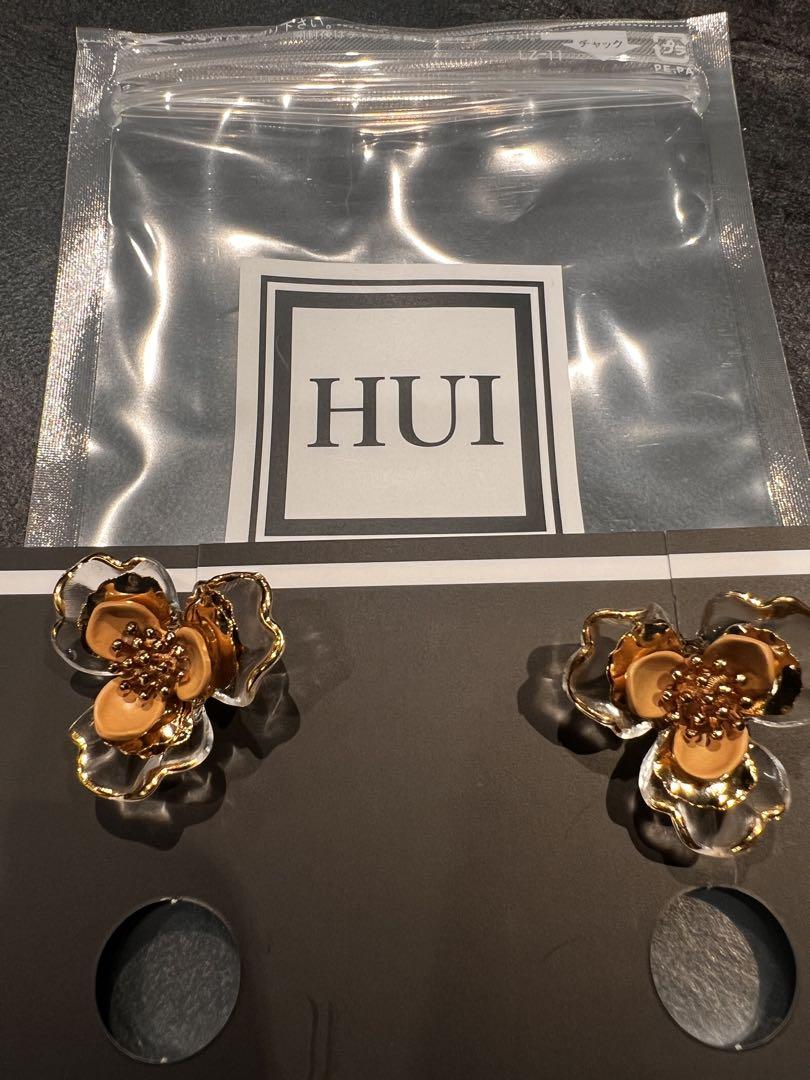 HUI 花モチーフ ピアス(両耳用)