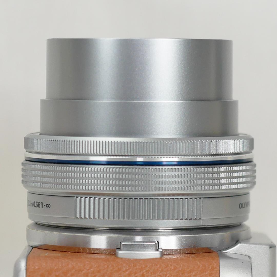 オリンパス 電動パンケーキレンズ M.ZUIKO 14-42mm シルバー