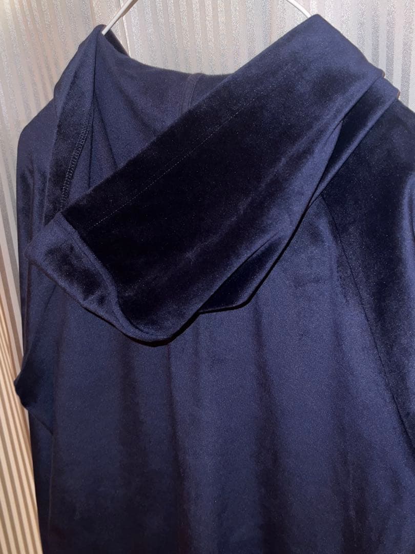 美品 EMPORIO ARMANI ベロア ジップアップ パーカー 英字 刺繍 美品 EMPORIO ARMANI ベロア ジップアップ パーカー 英字 刺繍