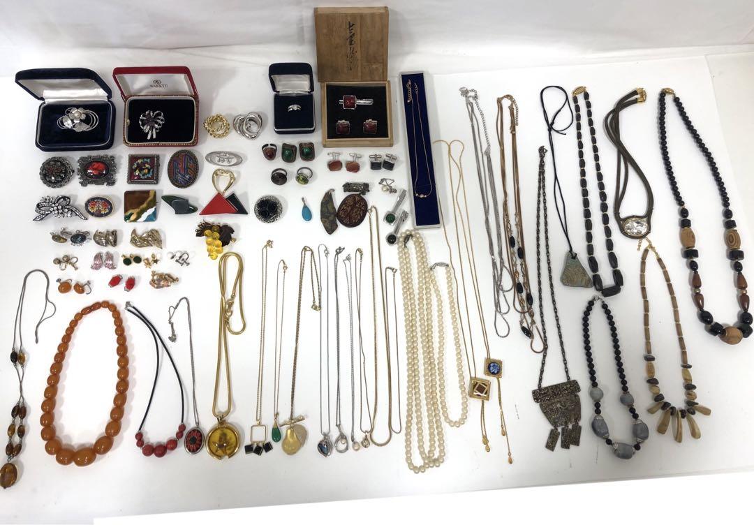 アクセサリー　まとめ　大量　 ネックレス　指輪　ブローチ　タイピン