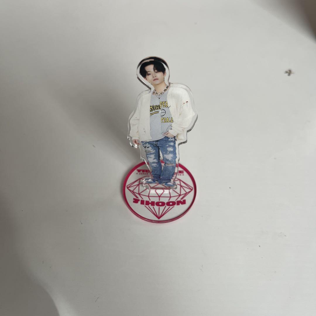 TREASURE Jihoon アクリルスタンド - メルカリ
