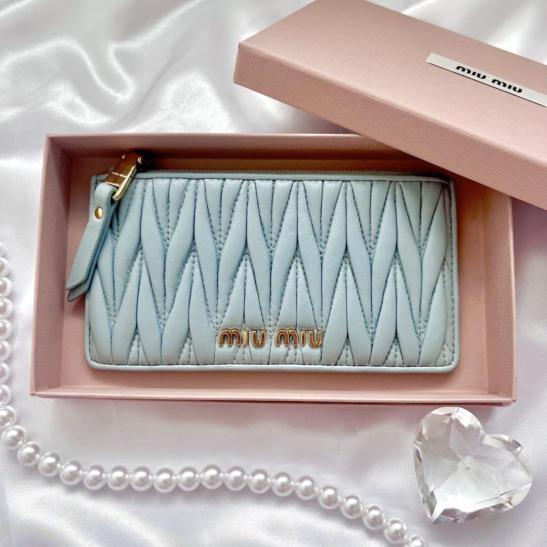 美品 miu miu ミュウミュウ フラグメントケース マテラッセ 箱付き