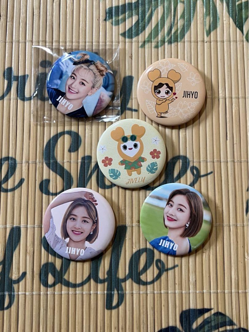 TWICE ジヒョ 缶バッチ 5コセット - メルカリ