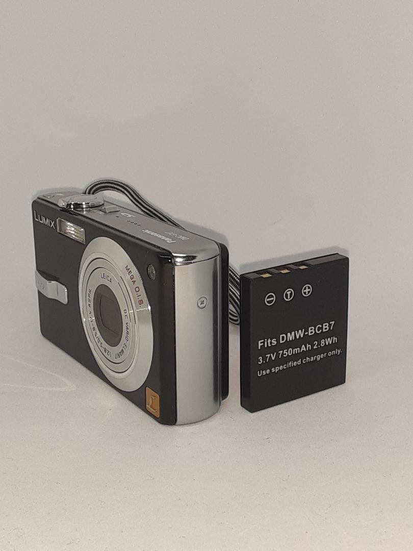 Panasonic DMC-FX7 コンパクトデジタルカメラ　動作未確認 パナソニック LUMIX デジカメ DMC-FX7 動作未確認 ジャンク