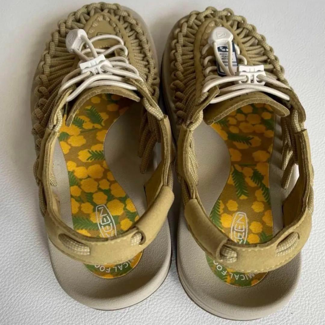 サイズ24 KEEN UNEEK サンダル キーン 花柄 カーキ 歩きやすい サイズ24 KEEN UNEEK サンダル キーン 花柄 カーキ 歩きやすい