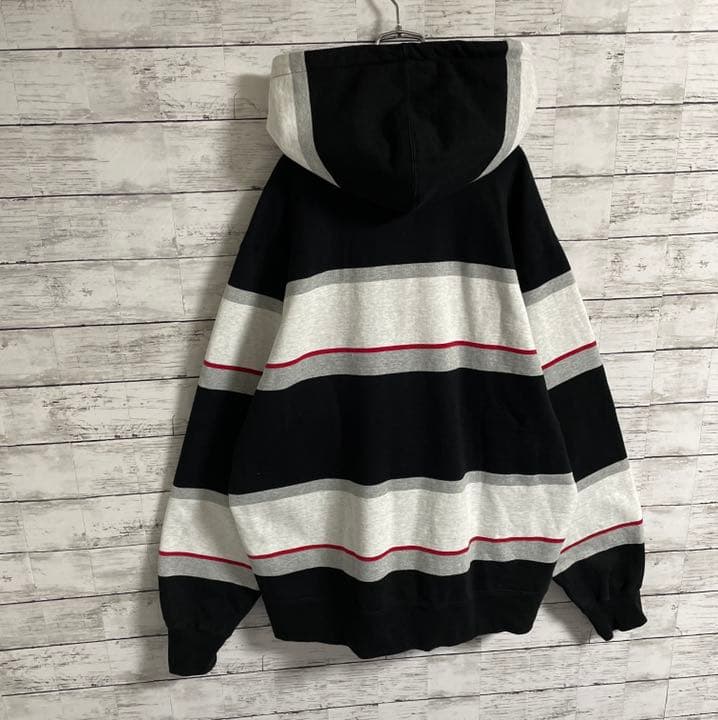 即完売モデル】シュプリーム☆刺繍ロゴ ボーダー 肉厚パーカー 人気