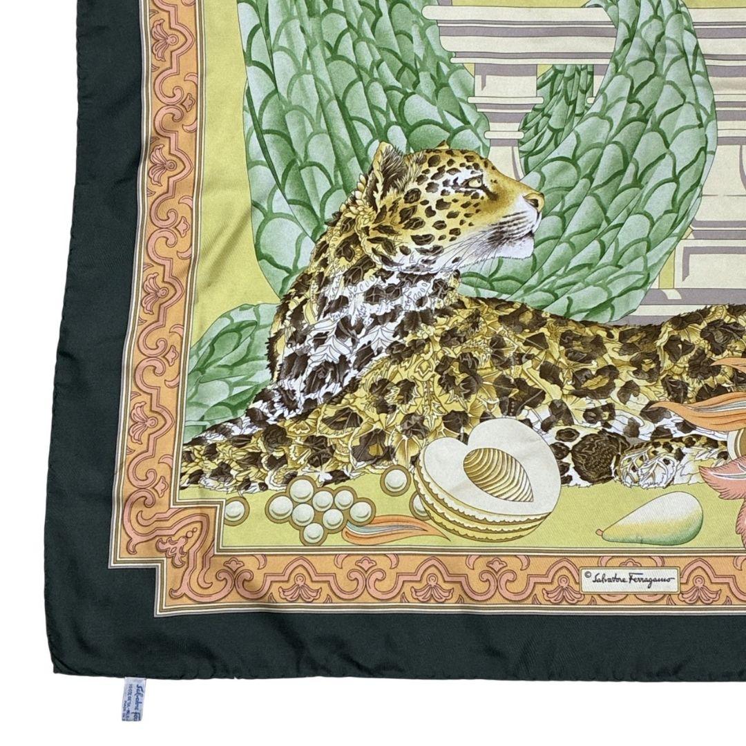サルヴァトーレフェラガモ シルク イタリア製 果物 動物 大判スカーフ ストール