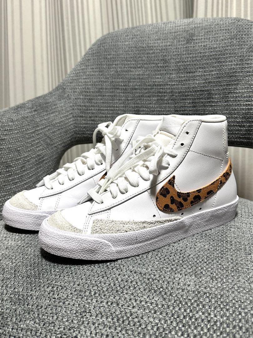 NIKEハイカットスニーカー