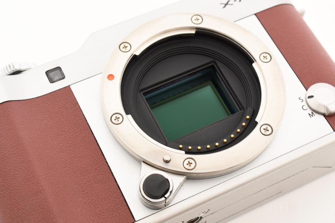 FUJIFILM フジフィルム X-A3 ボディー ブラウン
