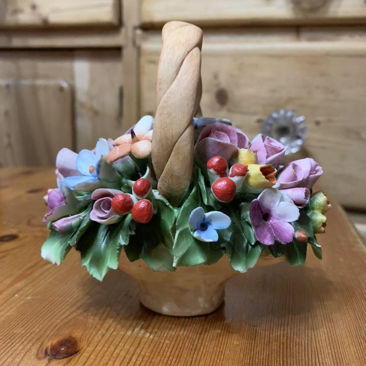 カポディモンテ  陶器　花かご　イタリア製