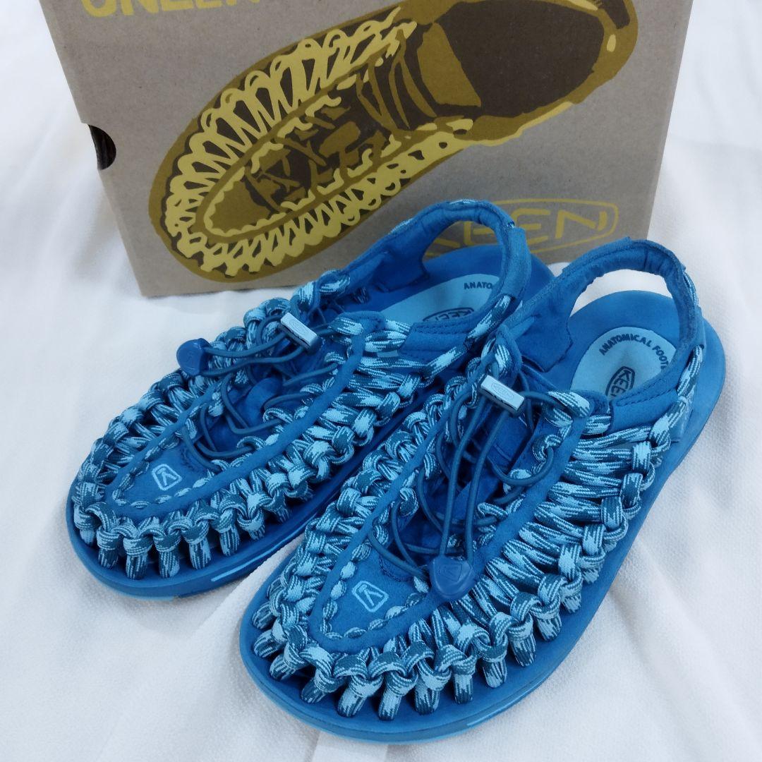 KEEN／UNEEK 8MM サンダル 24㎝