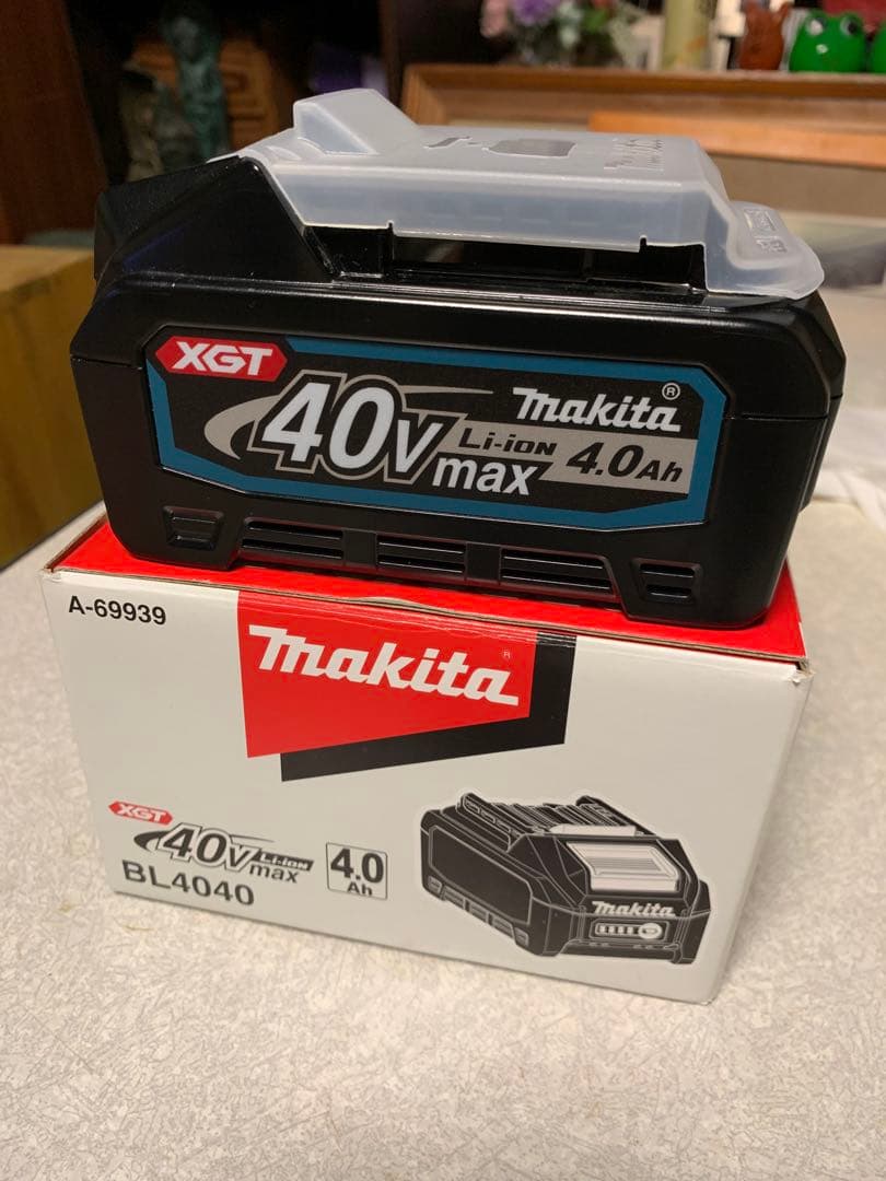 未使用に近いmakita BL4040 40V 4.0Ah ‼️PSEマークあり‼️ 未使用に近いmakita BL4040 40V 4.0Ah ‼️PSEマークあり‼️