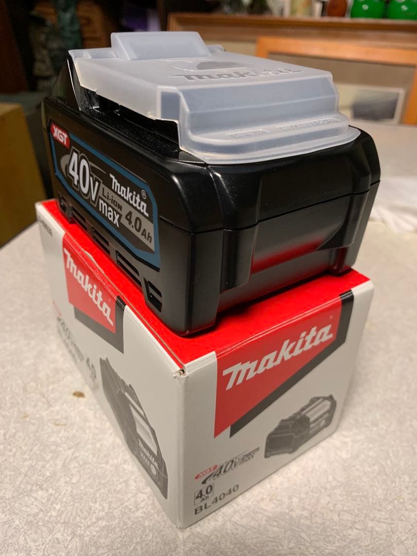 未使用に近いmakita BL4040 40V 4.0Ah ‼️PSEマークあり‼️ 未使用に近いmakita BL4040 40V 4.0Ah ‼️PSEマークあり‼️