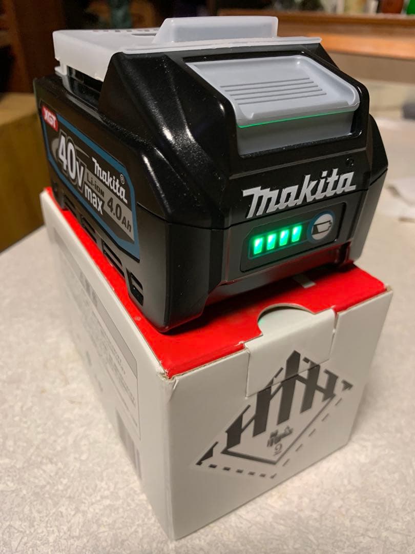 未使用に近いmakita BL4040 40V 4.0Ah ‼️PSEマークあり‼️ 未使用に近いmakita BL4040 40V 4.0Ah ‼️PSEマークあり‼️
