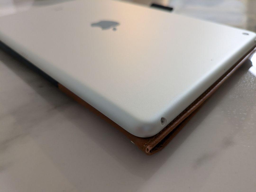 ビ*コ様 超美品・バッテリー最大容量100％iPad 第9世代 保証付き シルバ ビ*コ様 超美品・バッテリー最大容量100％iPad 第9世代 保証付き