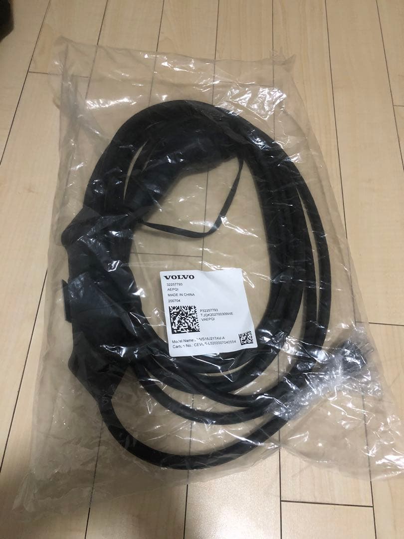 ボルボ純正200V充電ケーブルやや傷や汚れあり