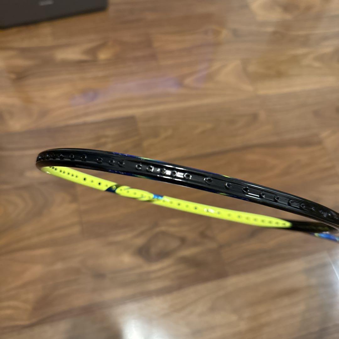 【廃盤】YONEX バドミントンラケット アストロクス77 4UG5